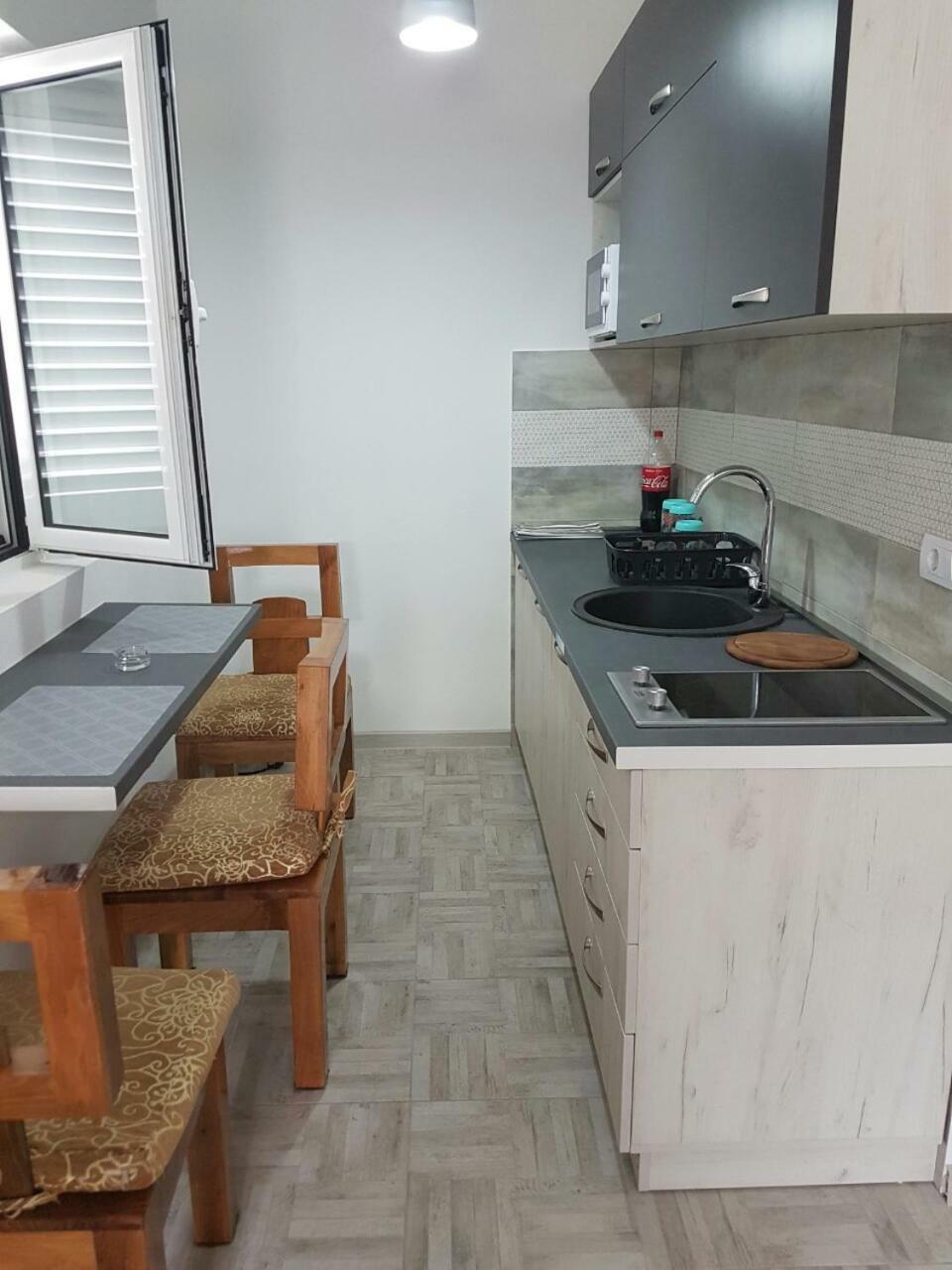 Porto Njegusi A2 Apartman Cetinje Kültér fotó