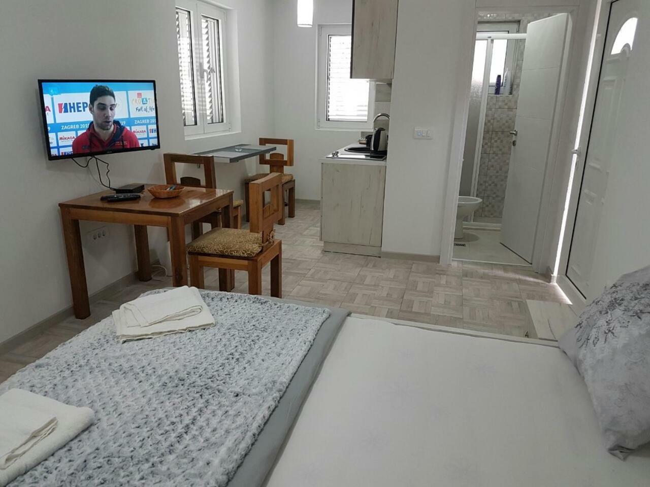 Porto Njegusi A2 Apartman Cetinje Kültér fotó