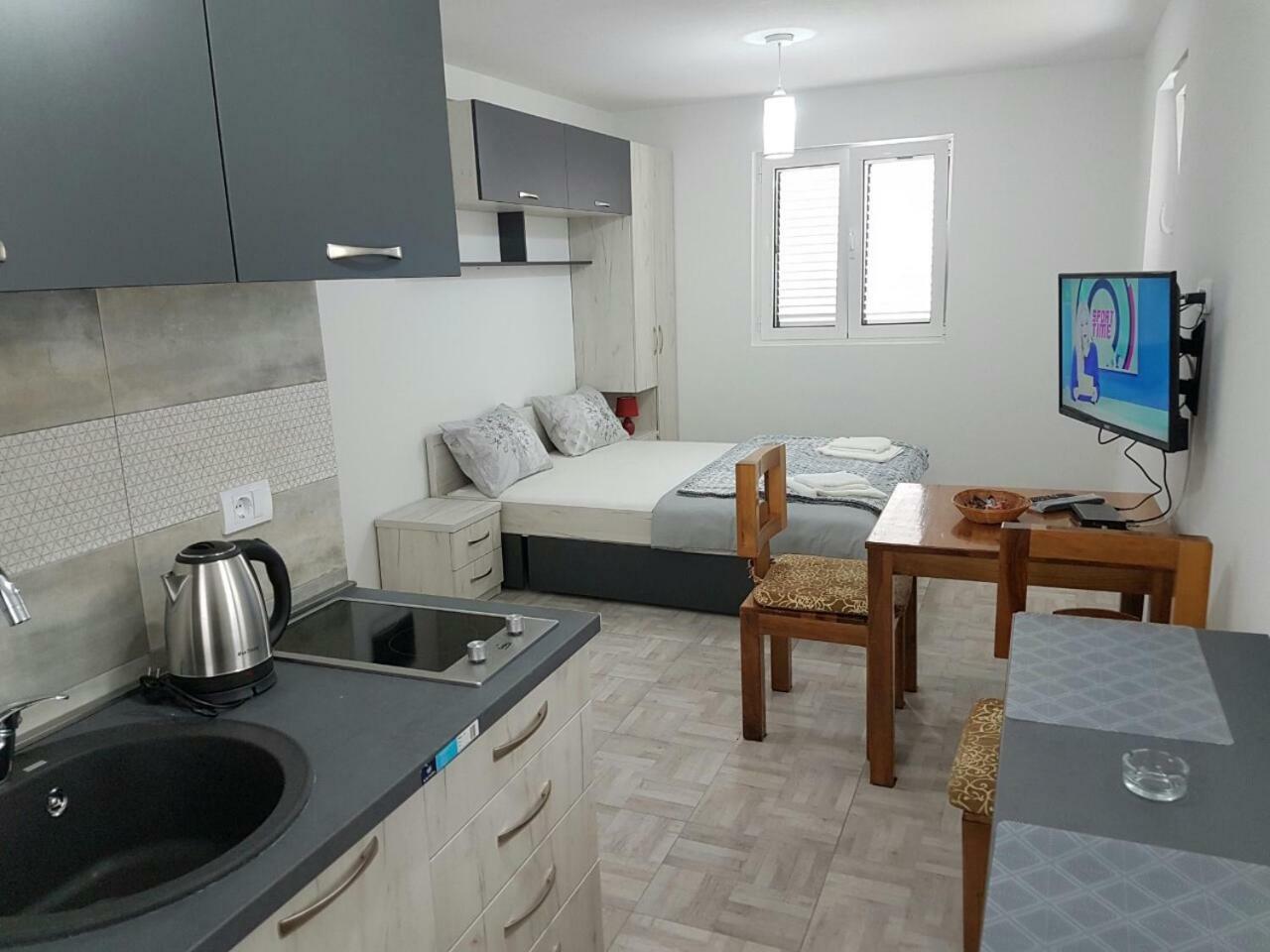 Porto Njegusi A2 Apartman Cetinje Kültér fotó